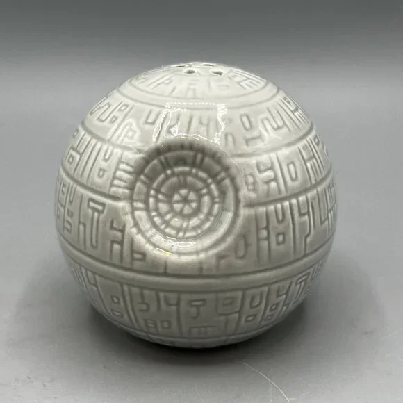 Disney Star Wars Ceramic Death Star Magnetic Salt & Pepper Shakers Lucasfilm - Picture 6 of 9